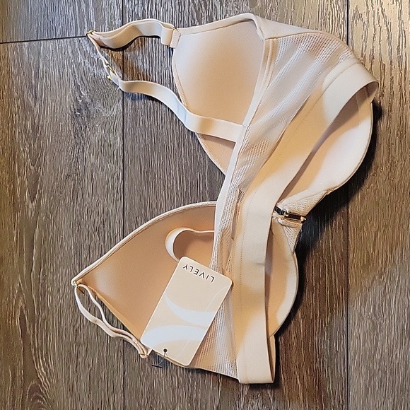 Lively 32DD front closure bra - Picture 3 of 4